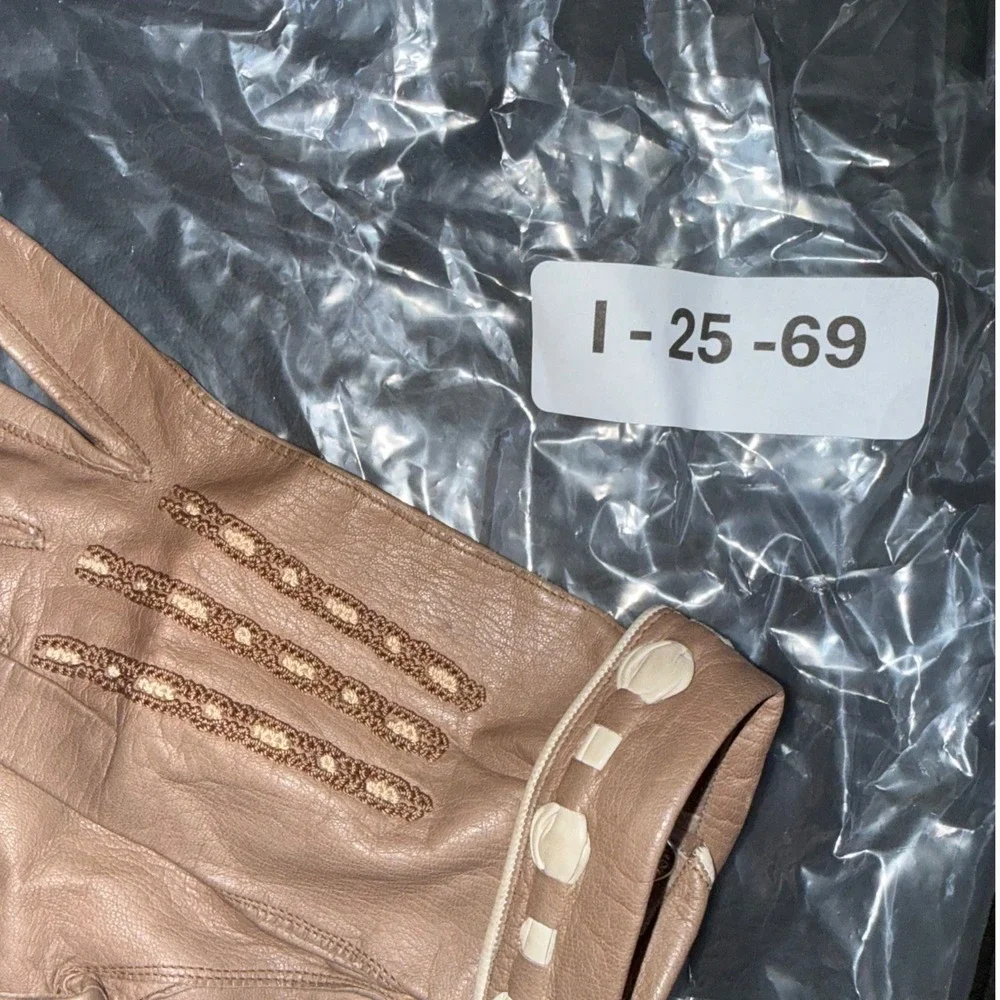 Vintage Chateau Tan Leather Gloves Made in France Embroidered Cream Trim